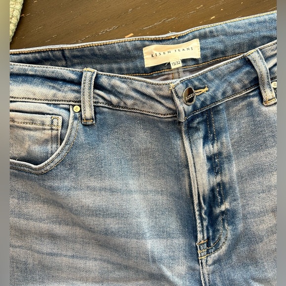 Super cute pair of Risen raw hem, crop jeans! Size 15. Brand new, never worn! - Picture 5 of 8